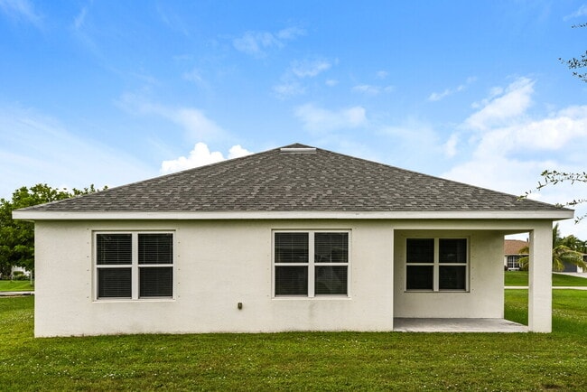 Building Photo - 31 NE 9th Pl