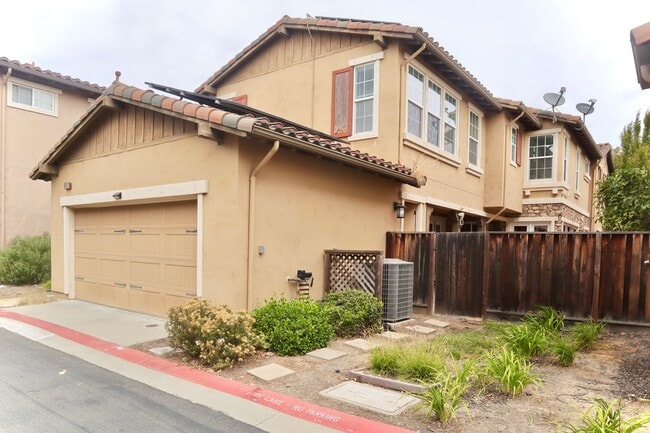 Building Photo - Dazzling 5-bedroom home in Fremont – Ardenwood Neighborhood!