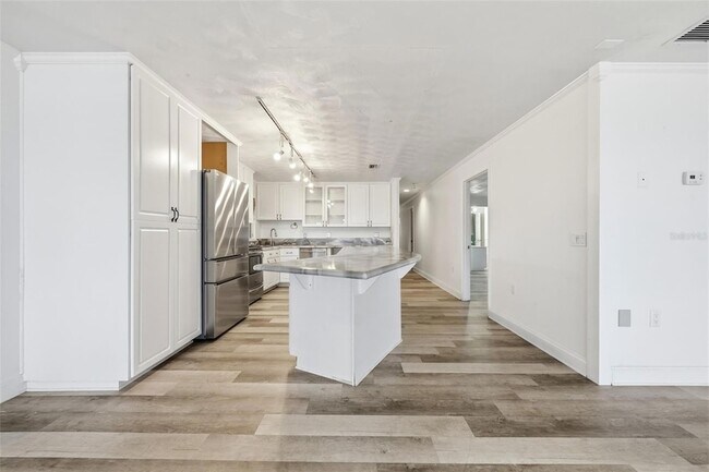 Building Photo - 6254 Alligator Lake Shore E