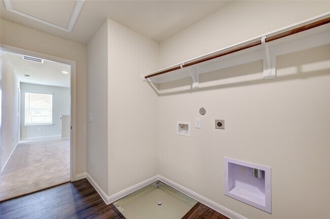 Building Photo - 11715 Braemar Village Dr