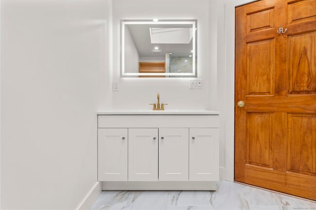 Building Photo - 182 Guinea Rd