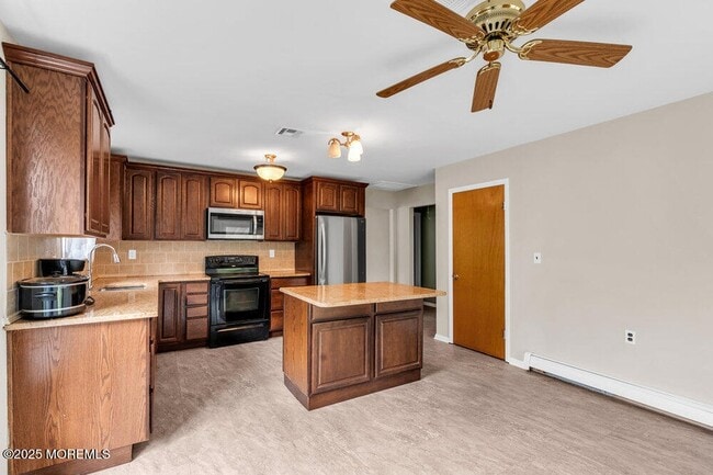Building Photo - 24 Liberta Dr