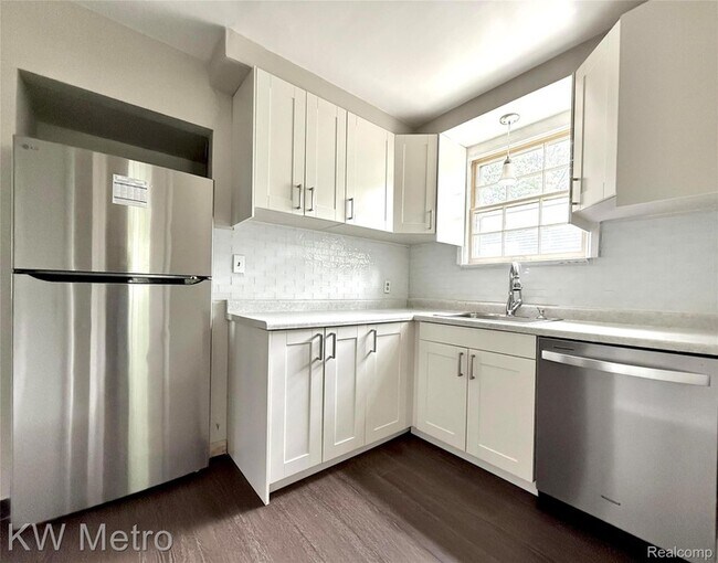 Building Photo - 1305 Collegewood St