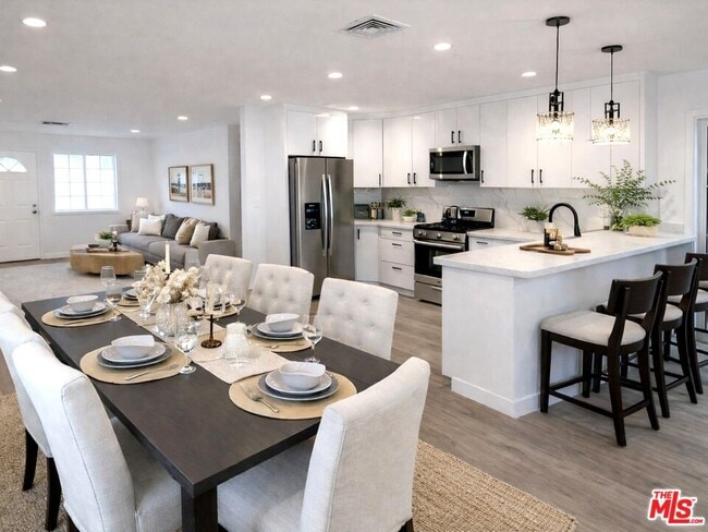 Building Photo - 4522 Mammoth Ave