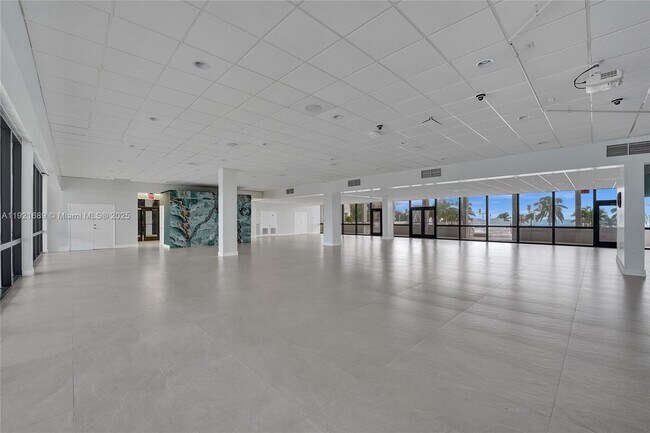 Building Photo - 2401 S Ocean Dr