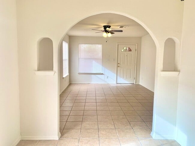 Building Photo - 12610 Kari Anne Dr