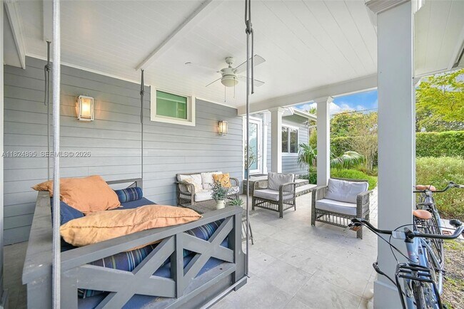 Building Photo - 150 NE 50th St