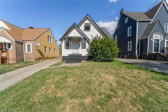 Building Photo - 3995 E 154th St