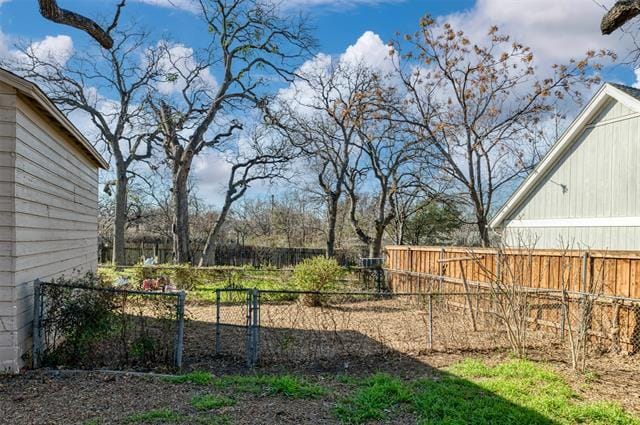 Building Photo - 2308 N Edgewood Terrace