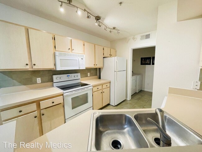 Building Photo - 1 br, 1 bath House - 802 Crest Pines Dr Un...