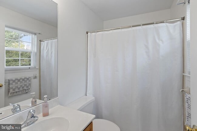 Building Photo - 2302 Harvard Dr