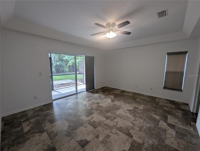 Building Photo - 6202 Gannetdale Dr