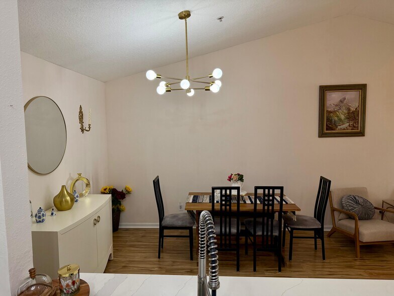 Building Photo - 575 Oakleaf Plantation Pky