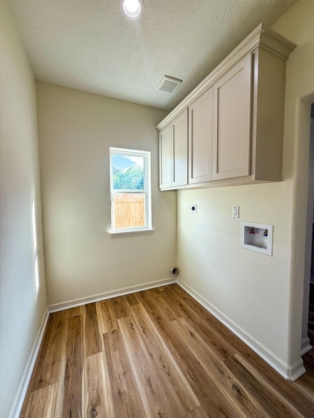 Building Photo - 790 Woodland St