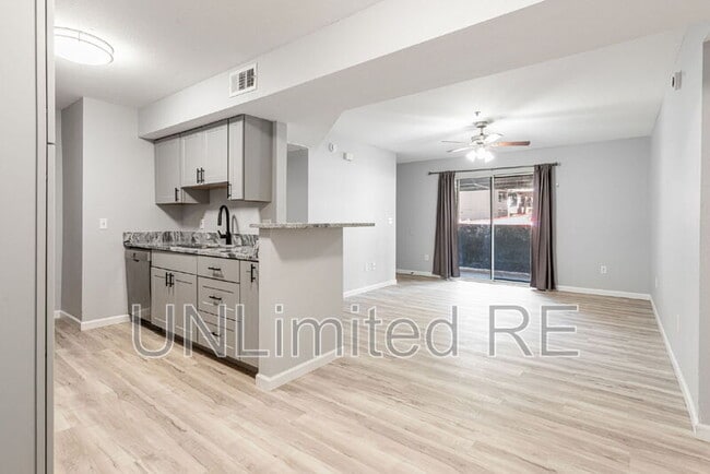 Building Photo - 1385 W University Ave