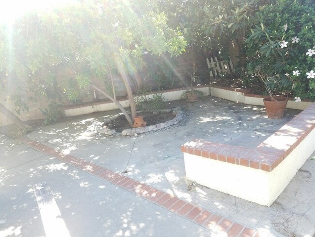 Building Photo - Adorable 3 Bed 2 Bath Home in Anaheim Hills