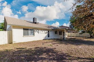 Building Photo - 1261 W Kiowa Cir