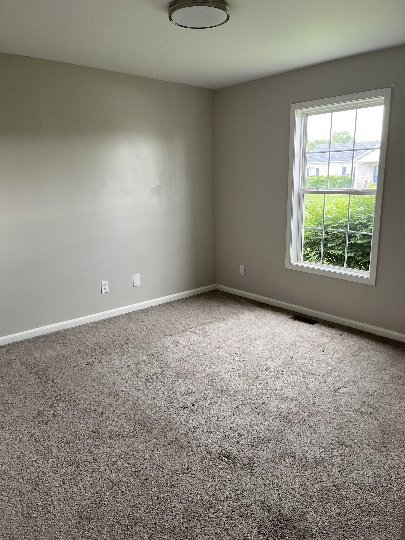 Building Photo - 176 Deerfield Ct