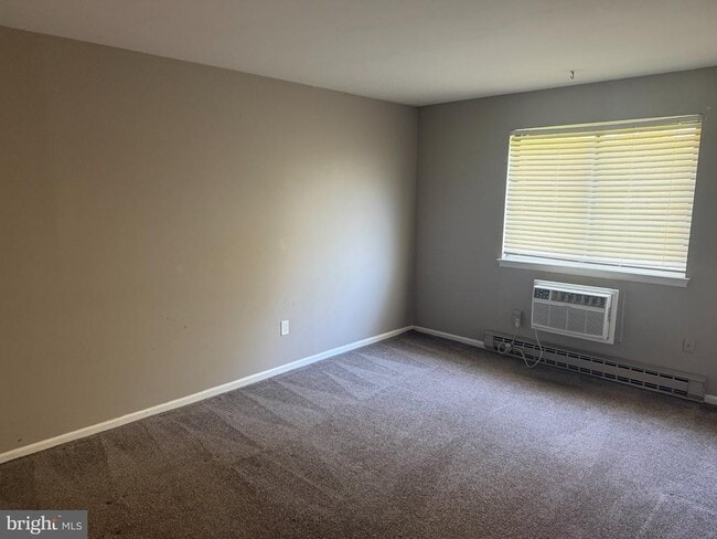 Building Photo - 612 N Shady Retreat Rd