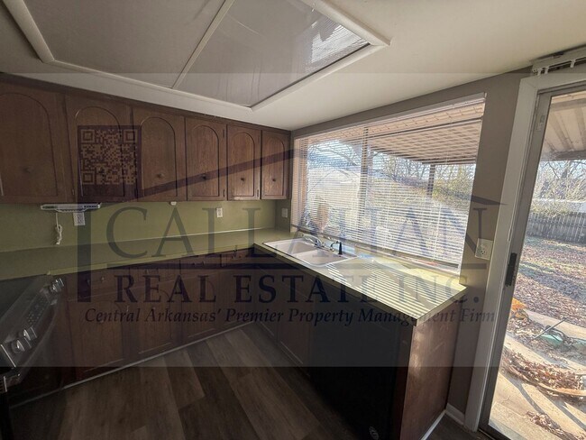 Building Photo - Sherwood 3 Bedroom Home