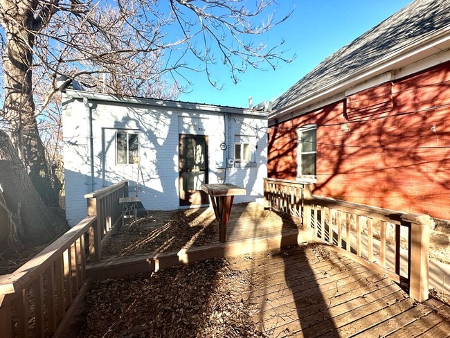 Building Photo - Charming One Bedroom Home in Sunnyside!