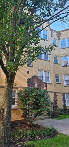 Building Photo - 4410 N Rockwell St