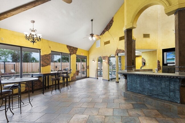 Building Photo - 2BR 2BA Condo Downtown (Riverview Condomin...