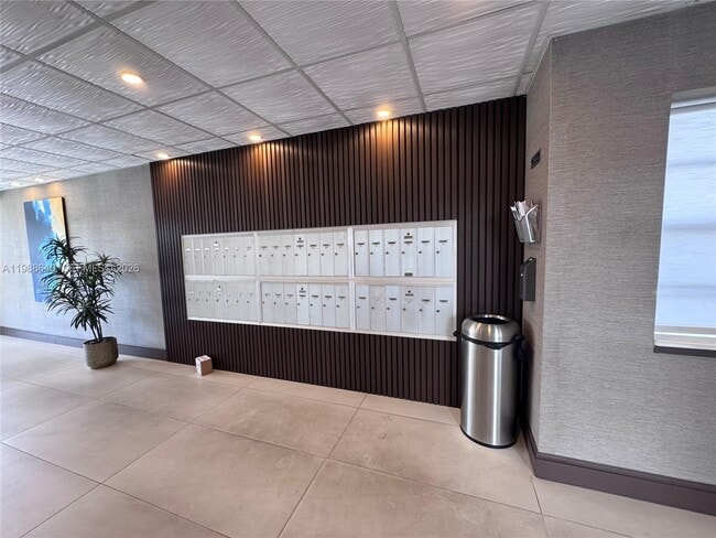 Building Photo - 1400 SW 27th Ave