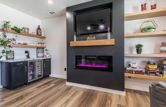 Building Photo - Karin's Kottage-New 2 Bedroom/2 Bath Furnished or Unfurnished Oasis for Lease