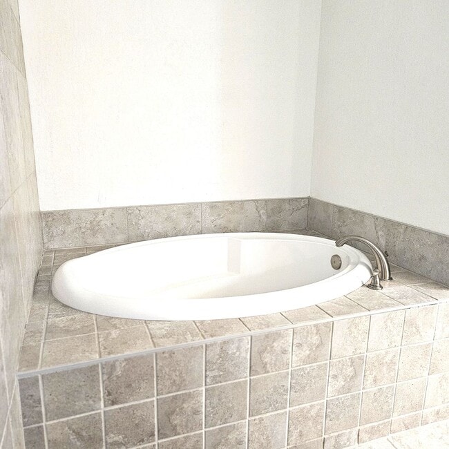 Building Photo - Custom Pool Home for Rent