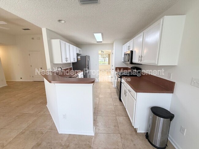 Building Photo - 732 Grand Parke Dr