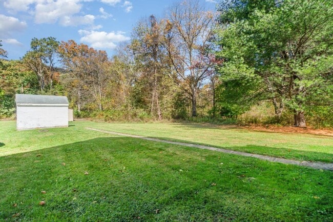 Building Photo - 215 Pine Grove Rd