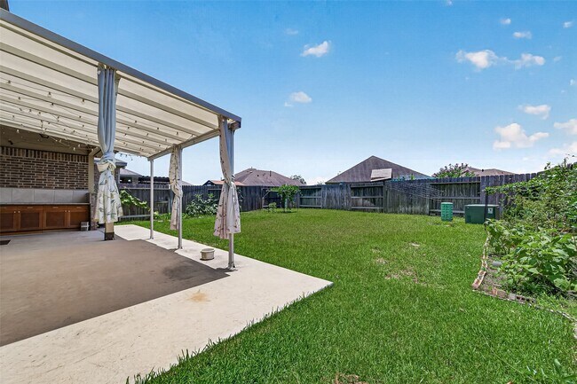 Building Photo - 20223 Highfield Park Dr