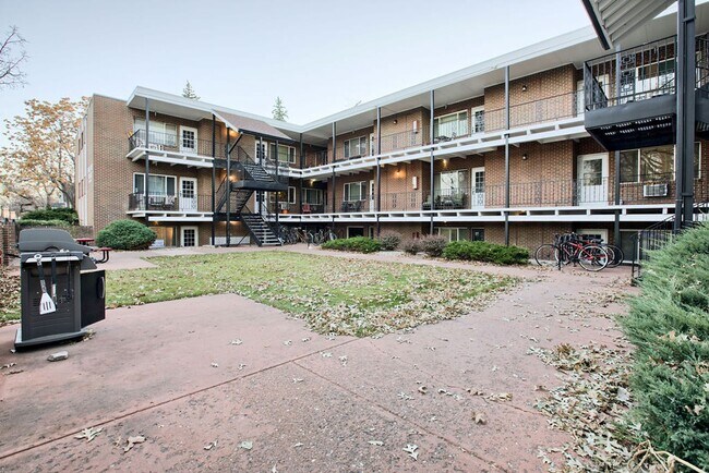 Building Photo - 301 Peterson St