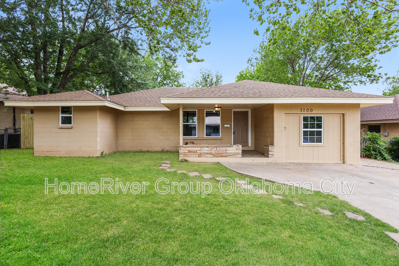 Primary Photo - 1100 Locust Dr