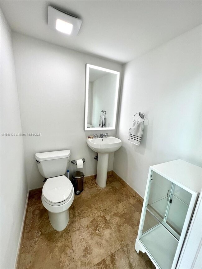 Building Photo - 1650 Brickell Ave