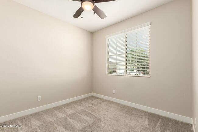 Building Photo - 17625 W Colter St