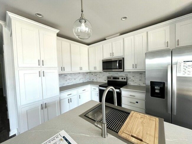 Building Photo - 119 N Lake Dr