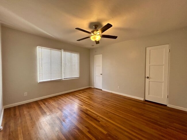 Building Photo - 3 Bedroom Charmer in the Heart of Pacific ...