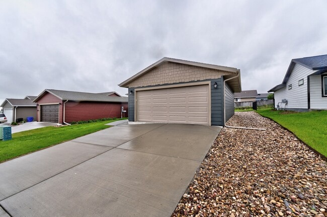 Building Photo - 5249 Coal Bank Dr