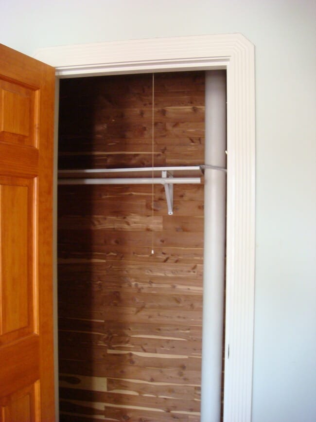 Building Photo - 6087 Cashio St