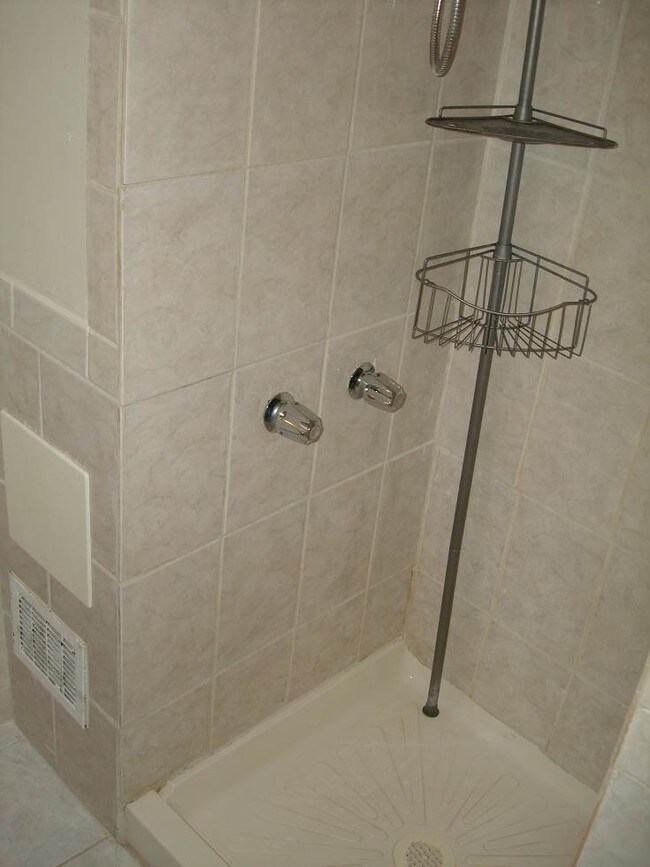 Building Photo - 223 N Luzerne Ave