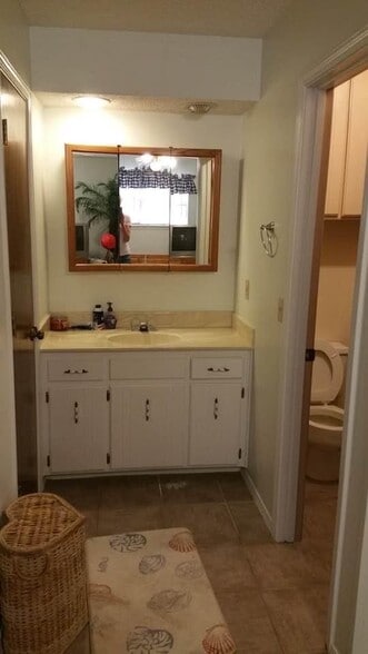 Bathroom - 1022 Santa Fe Trl