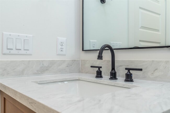 Building Photo - 5738 Barbara Rose Ln