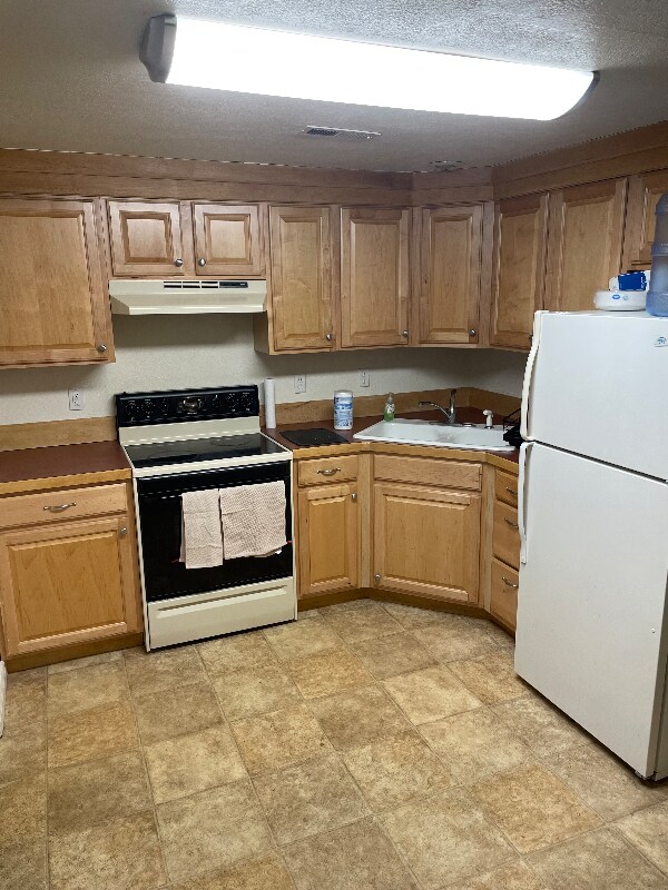 Building Photo - 236 Custer Ave