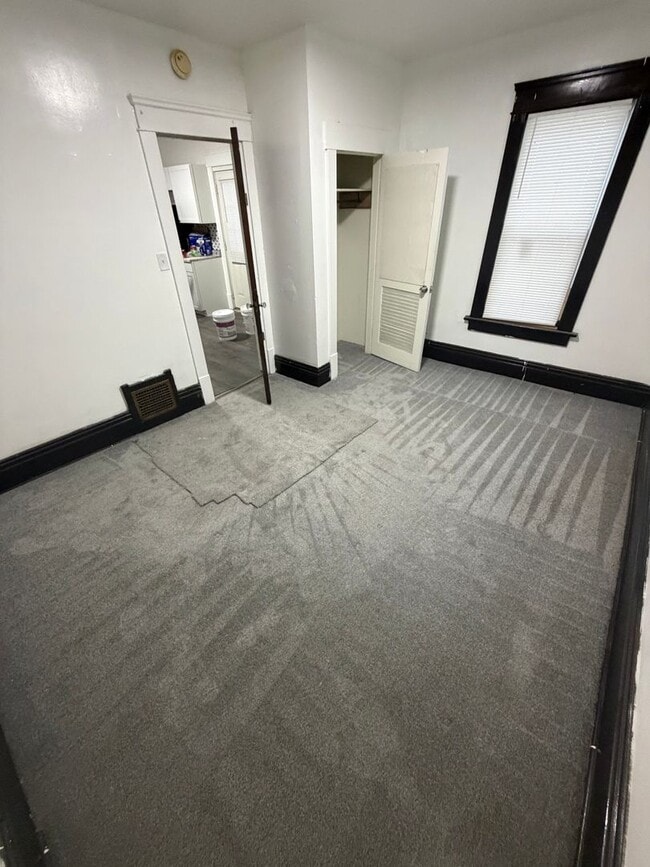 Building Photo - Beautifully redone 4-bedroom, 2-bath home available!