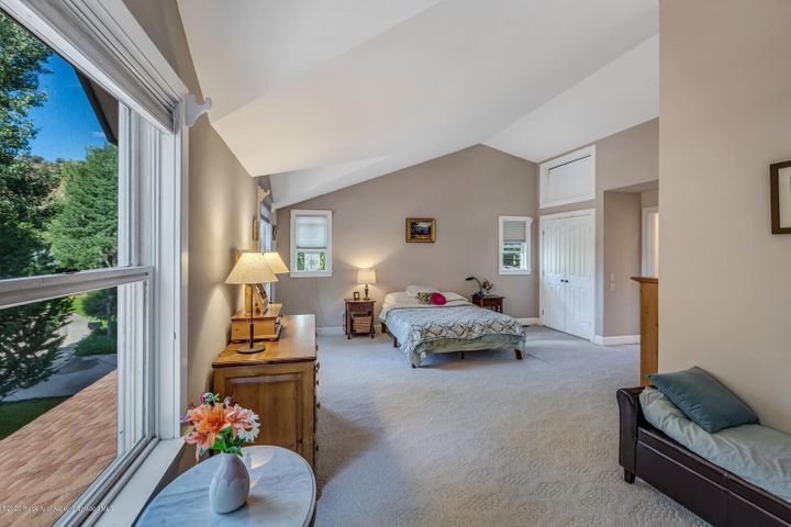 Building Photo - 1359 Wald Dr
