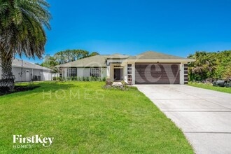 Building Photo - 4633 Fernway Dr