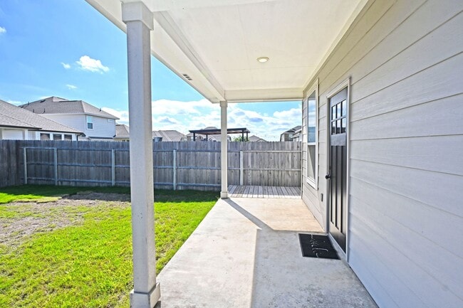 Building Photo - 963 Steeplebush