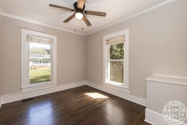 Building Photo - 223 S Main St